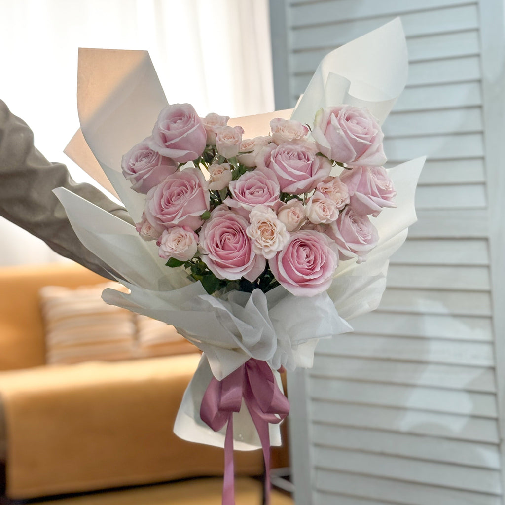 Bouquet of pink roses 