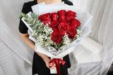 Bouquet of red roses 